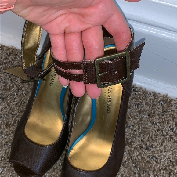 Christian Siriano brown snakeskin peep toe heels - Picture 3 of 5